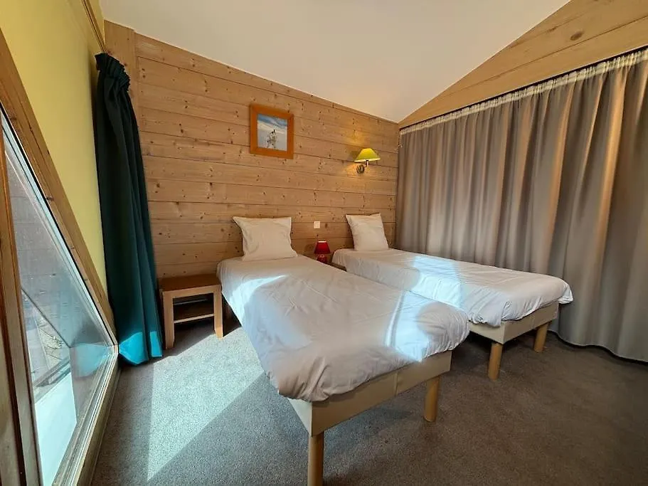 Residence Christiana 603 Cles Blanches Courchevel 0*,  France